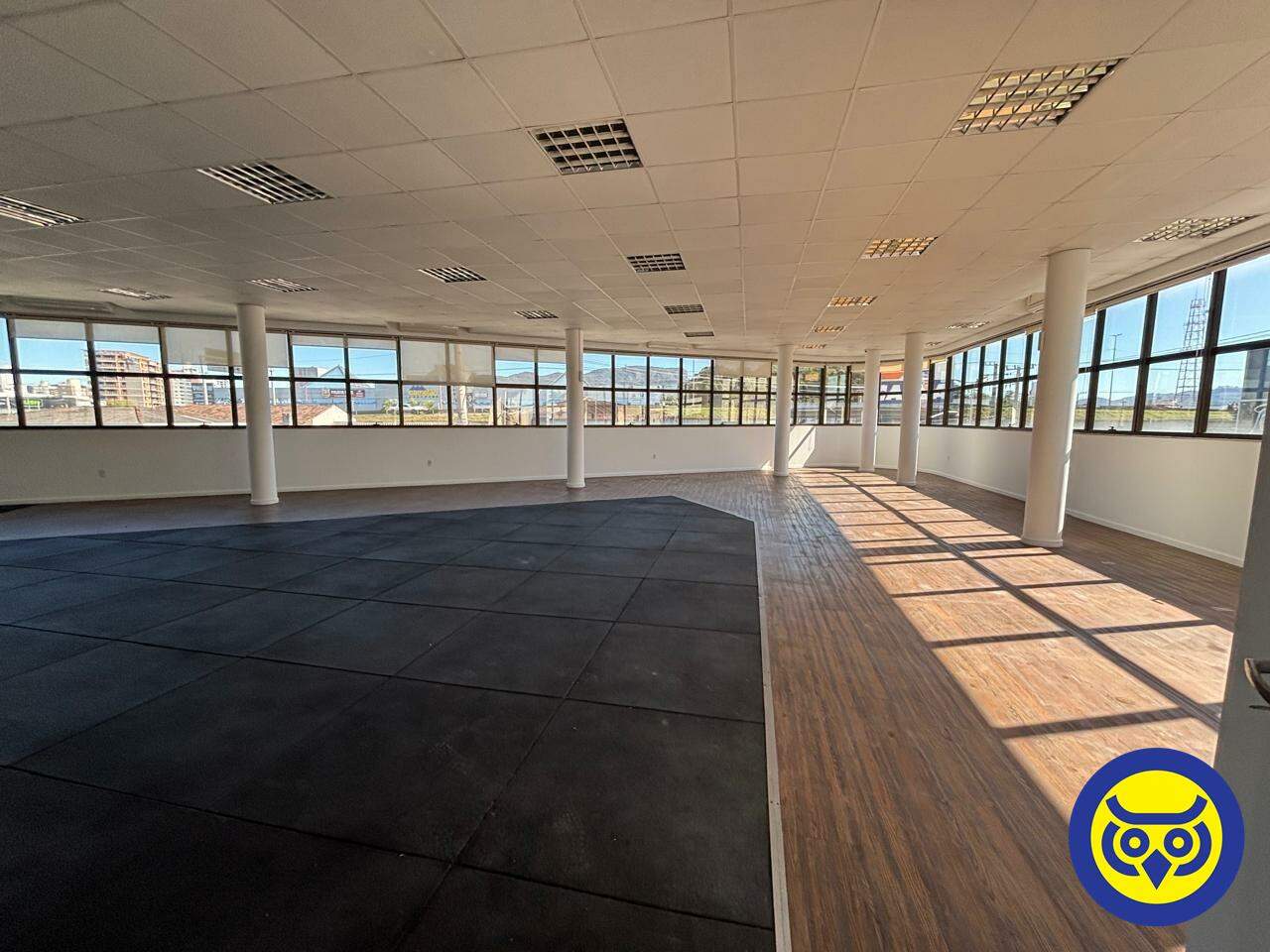 Sala para aluguel no Centro: 