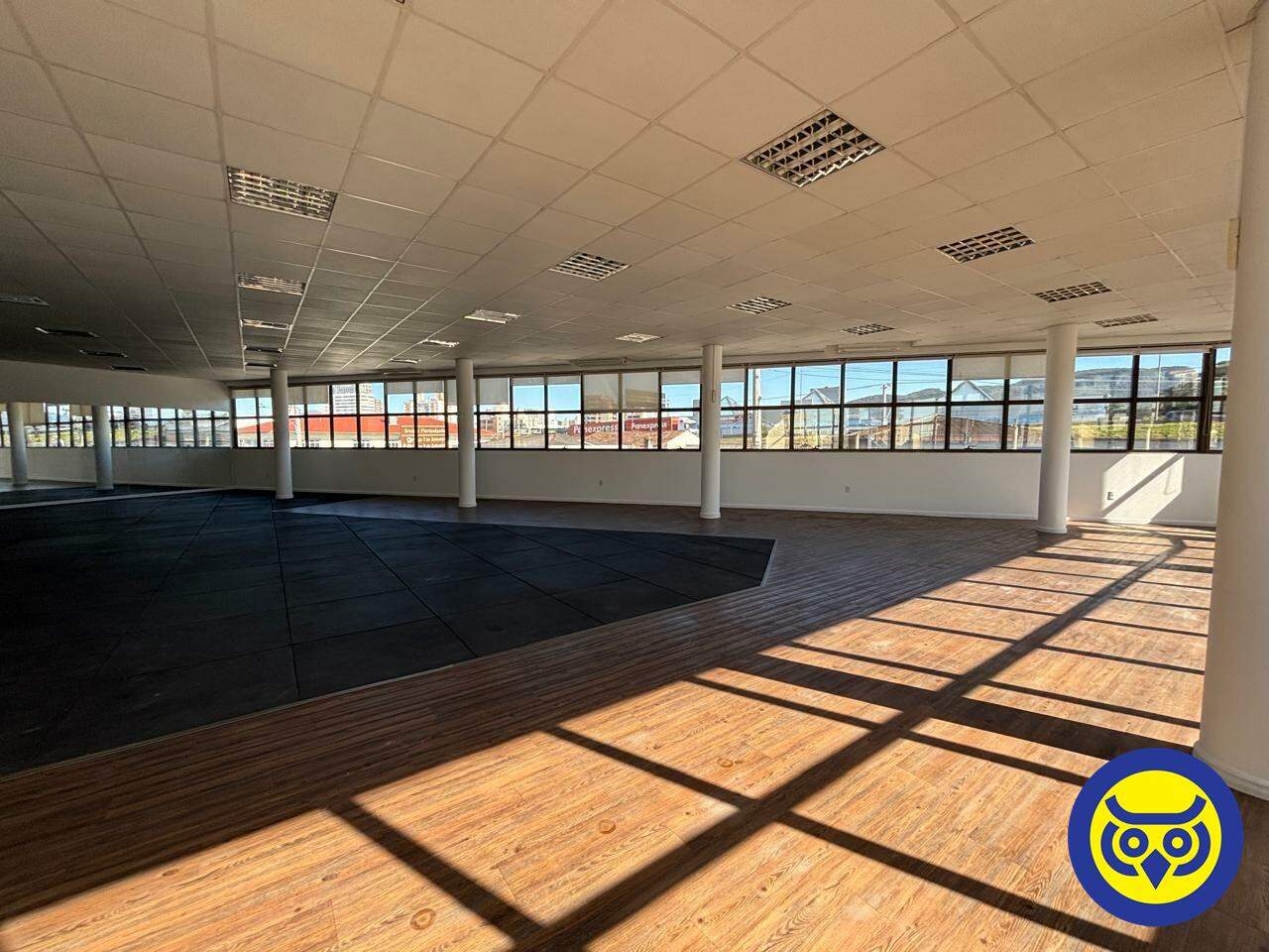 Sala para aluguel no Centro: 