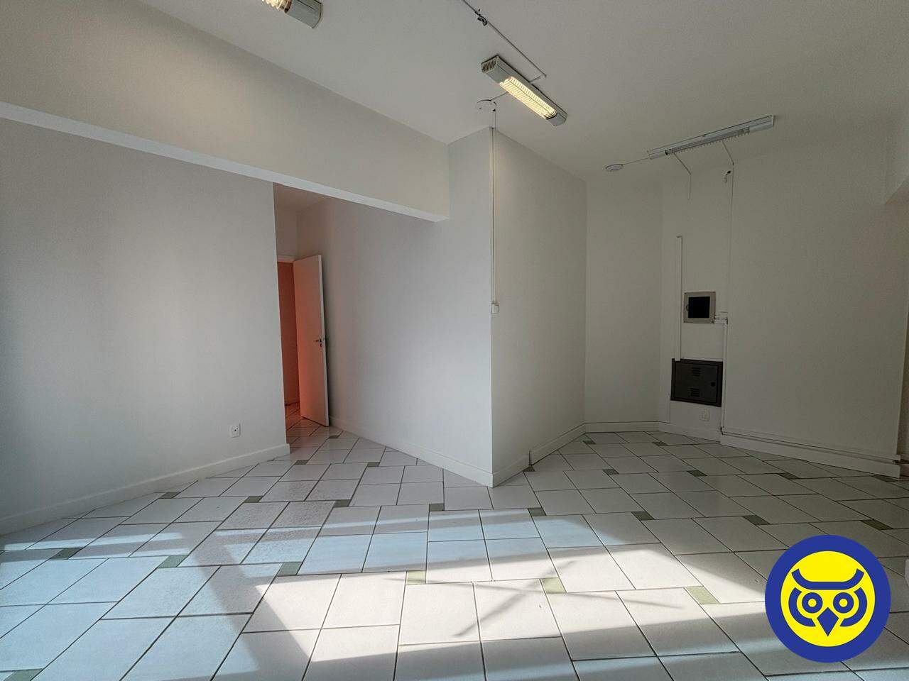 Sala para aluguel no Centro: 