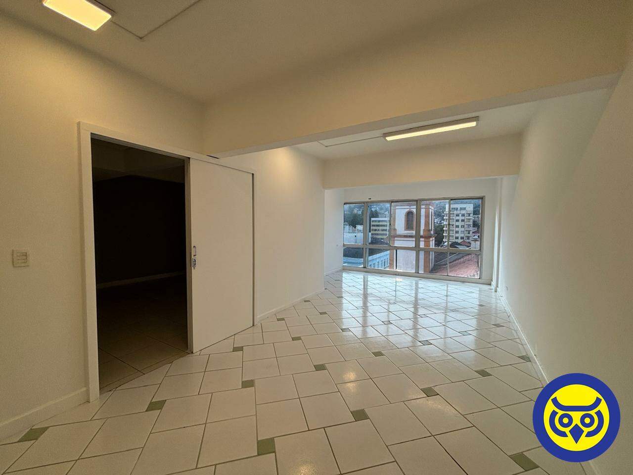 Sala para aluguel no Centro: 