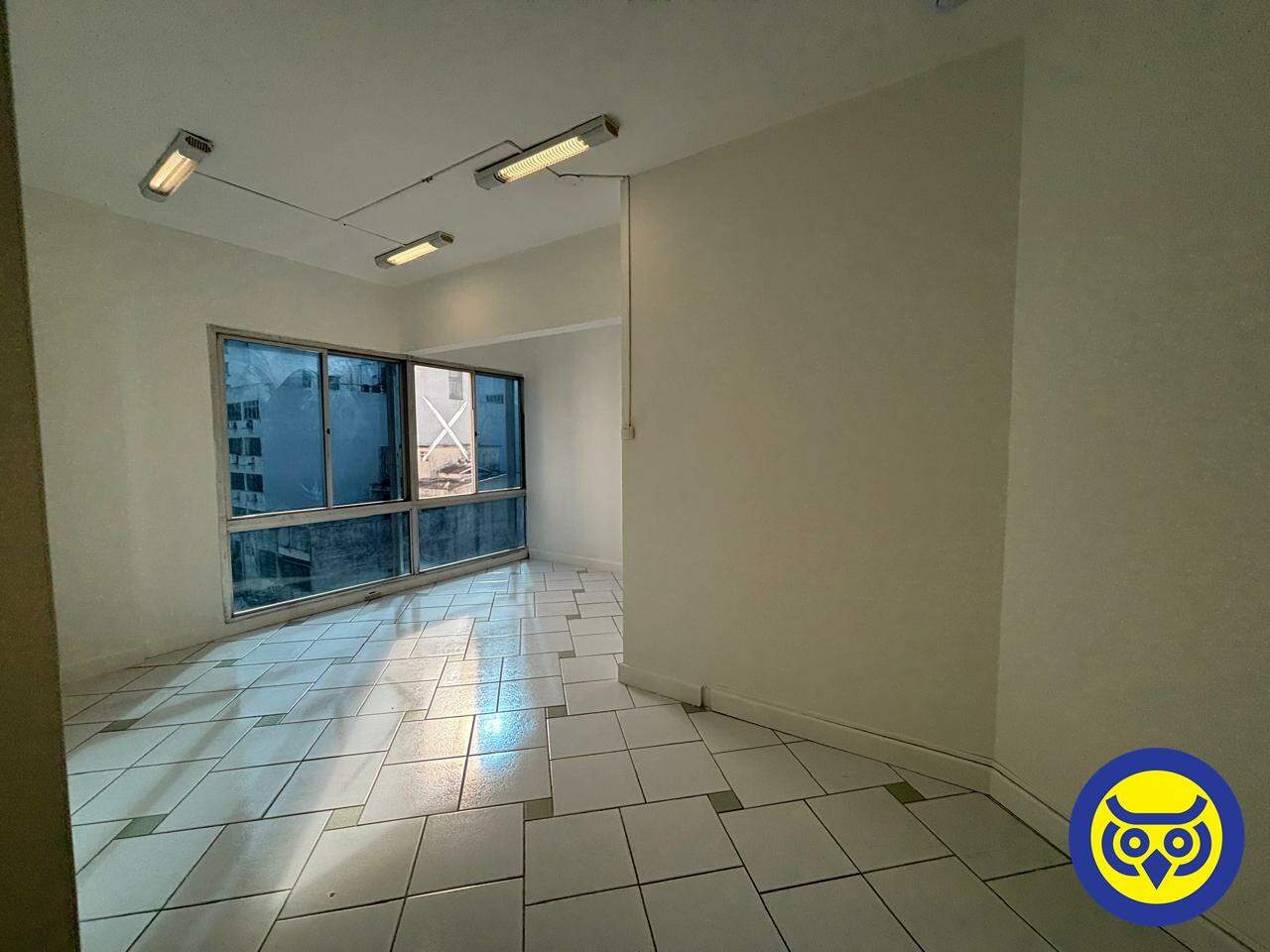 Sala para aluguel no Centro: 