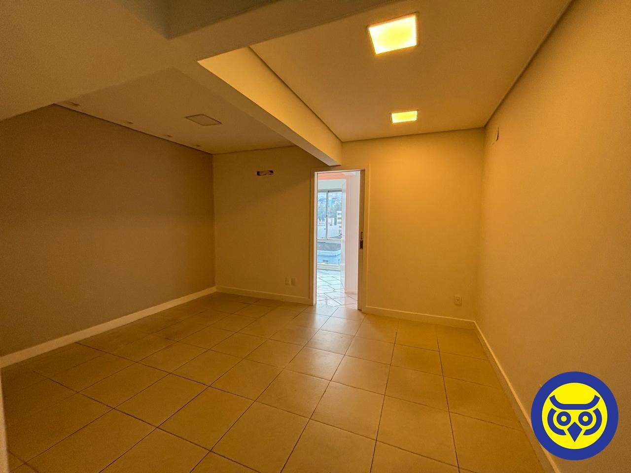 Sala para aluguel no Centro: 