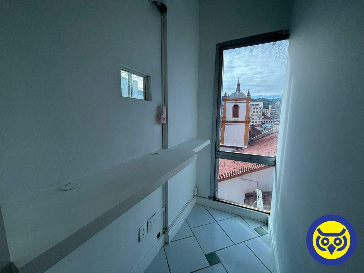 Sala para aluguel no Centro: 