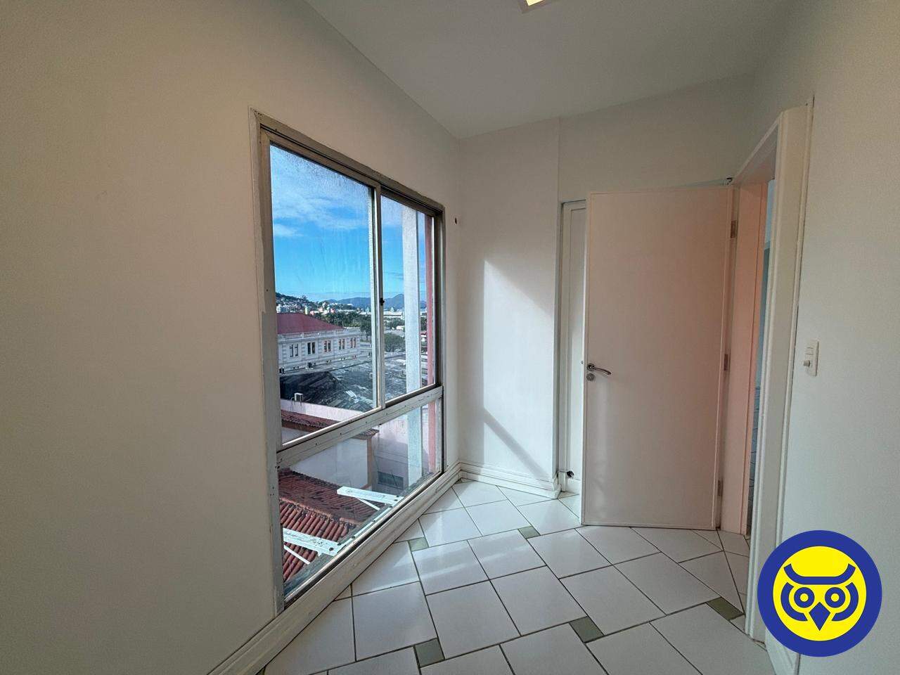 Sala para aluguel no Centro: 