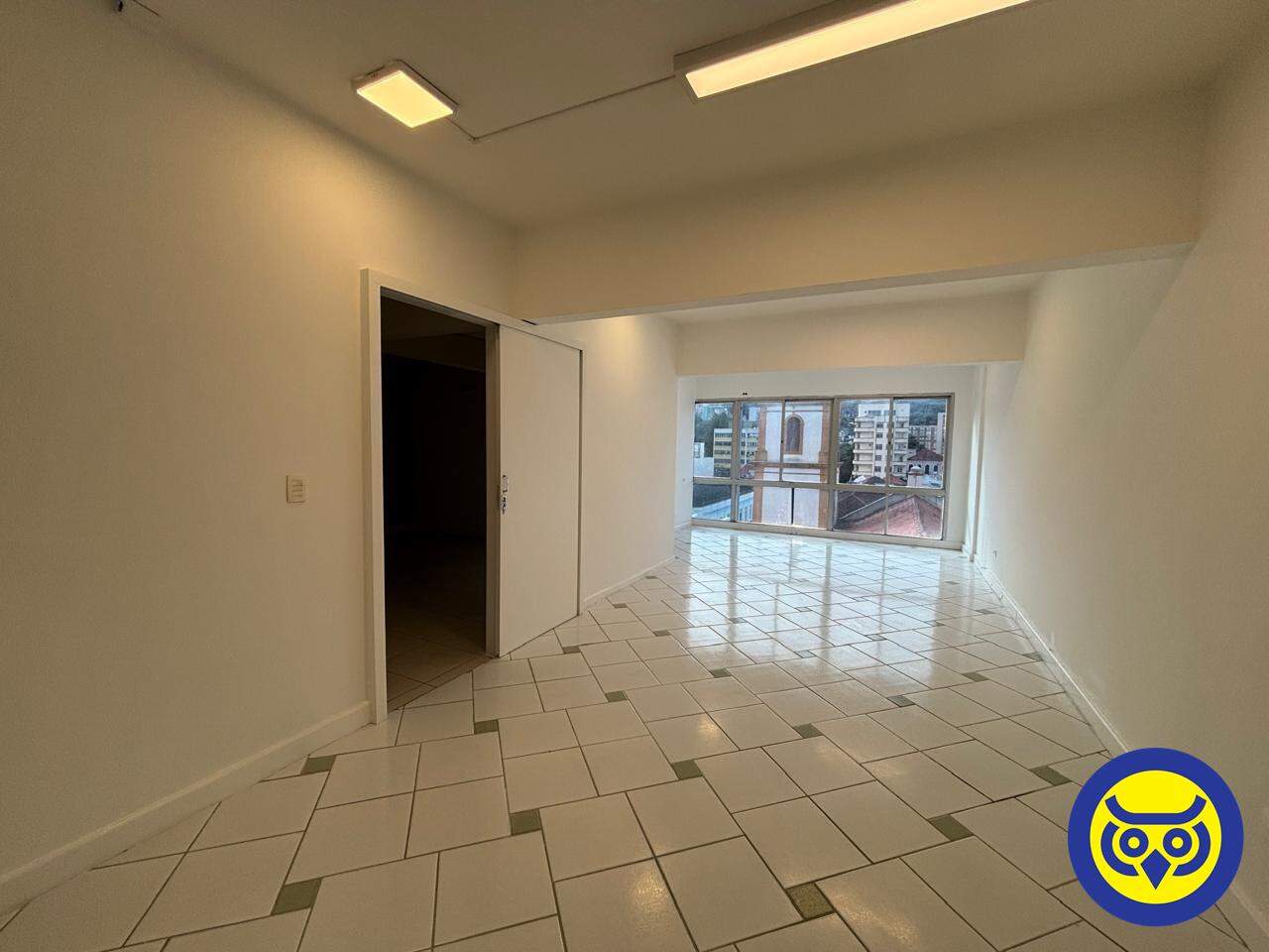 Sala para aluguel no Centro: 