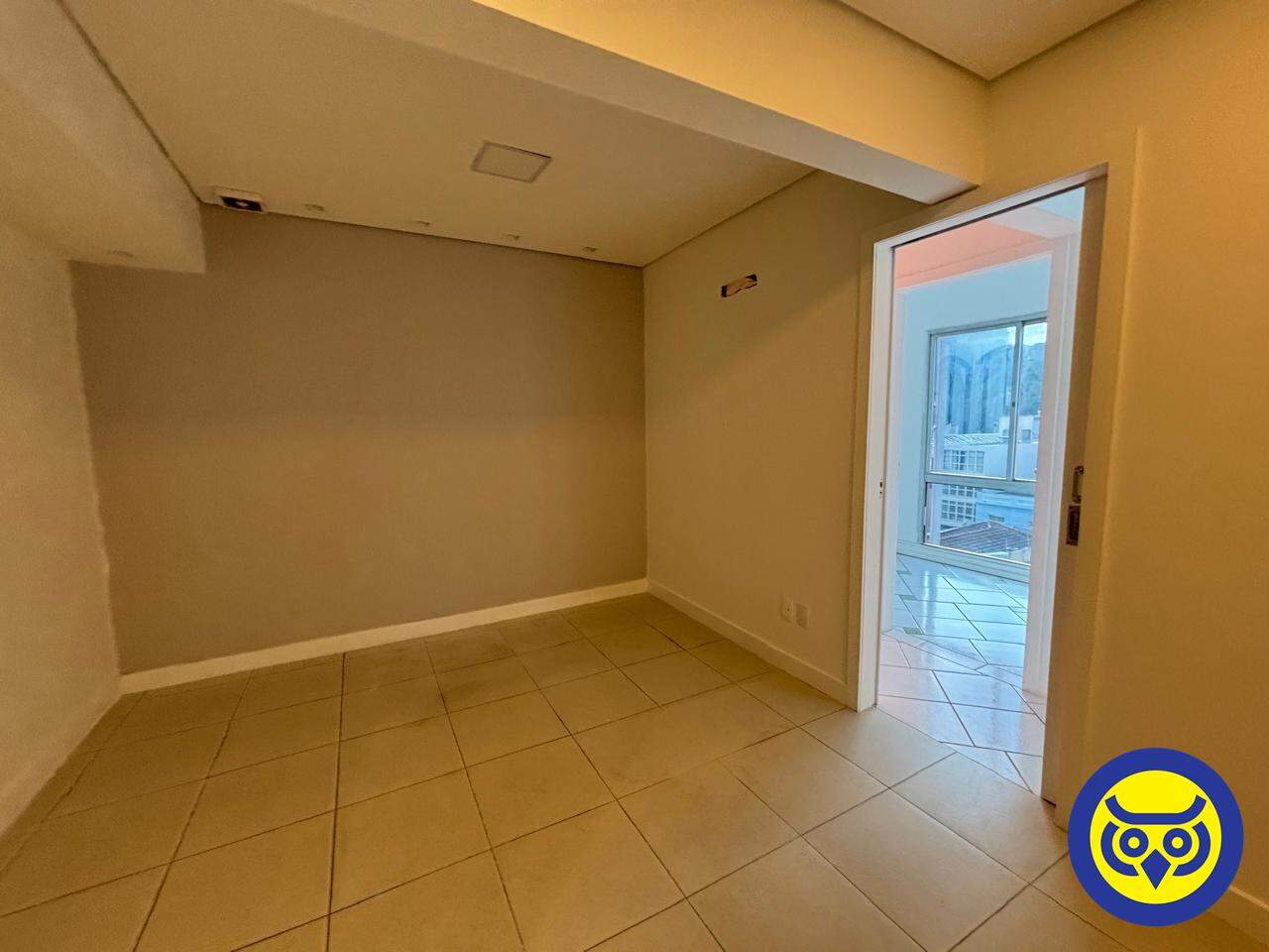 Sala para aluguel no Centro: 