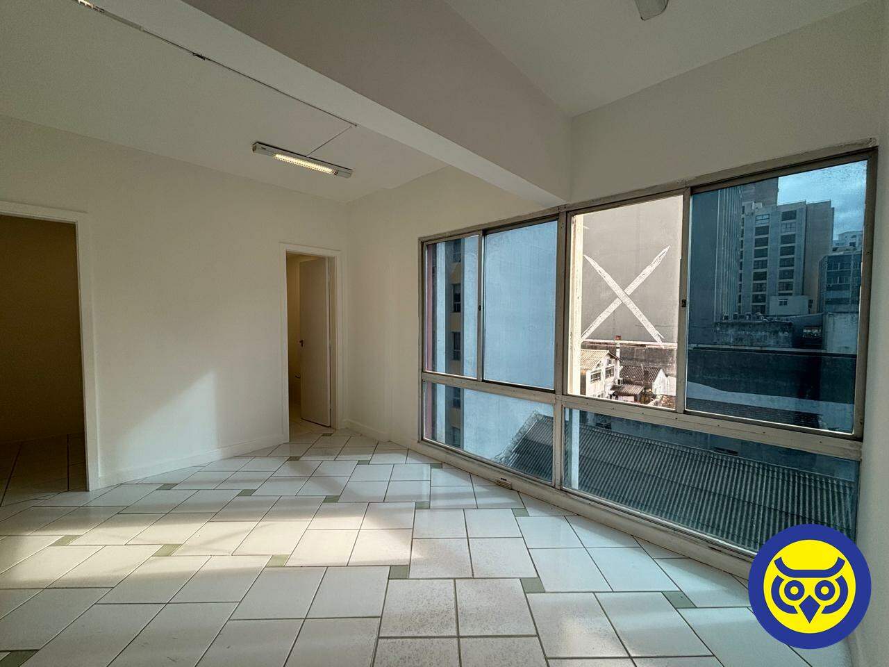 Sala para aluguel no Centro: 