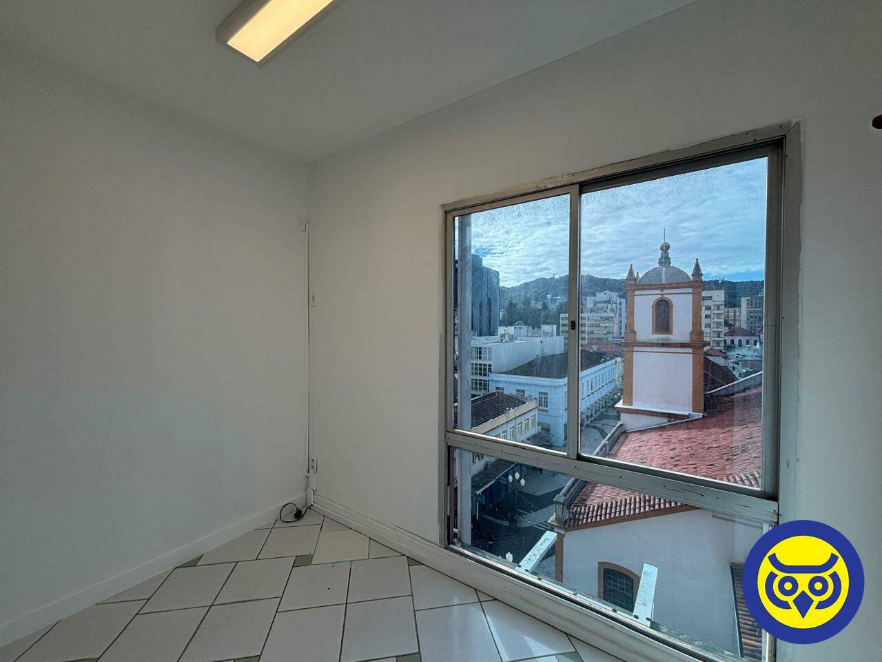 Sala para aluguel no Centro: 