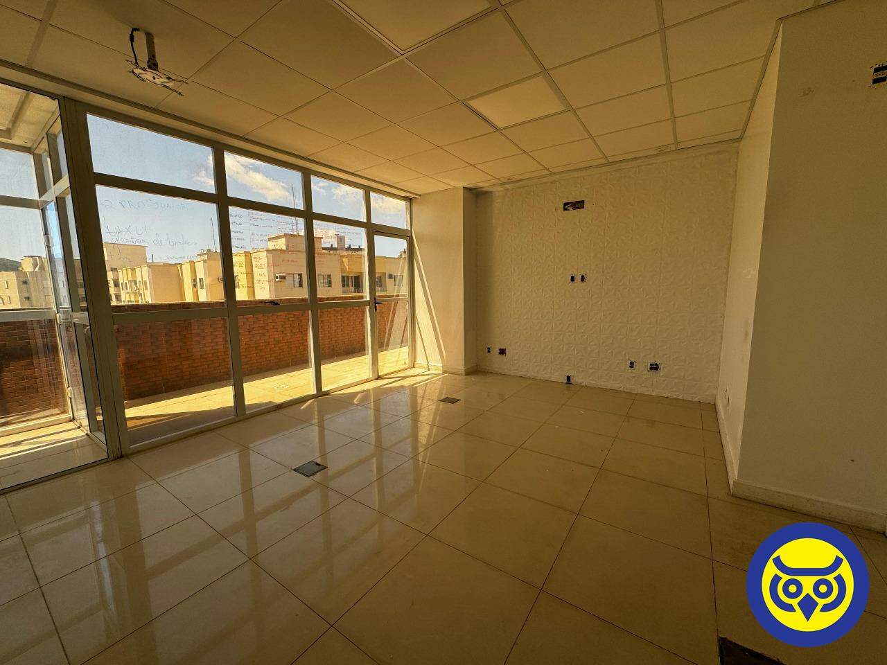 Sala para aluguel no Trindade: 