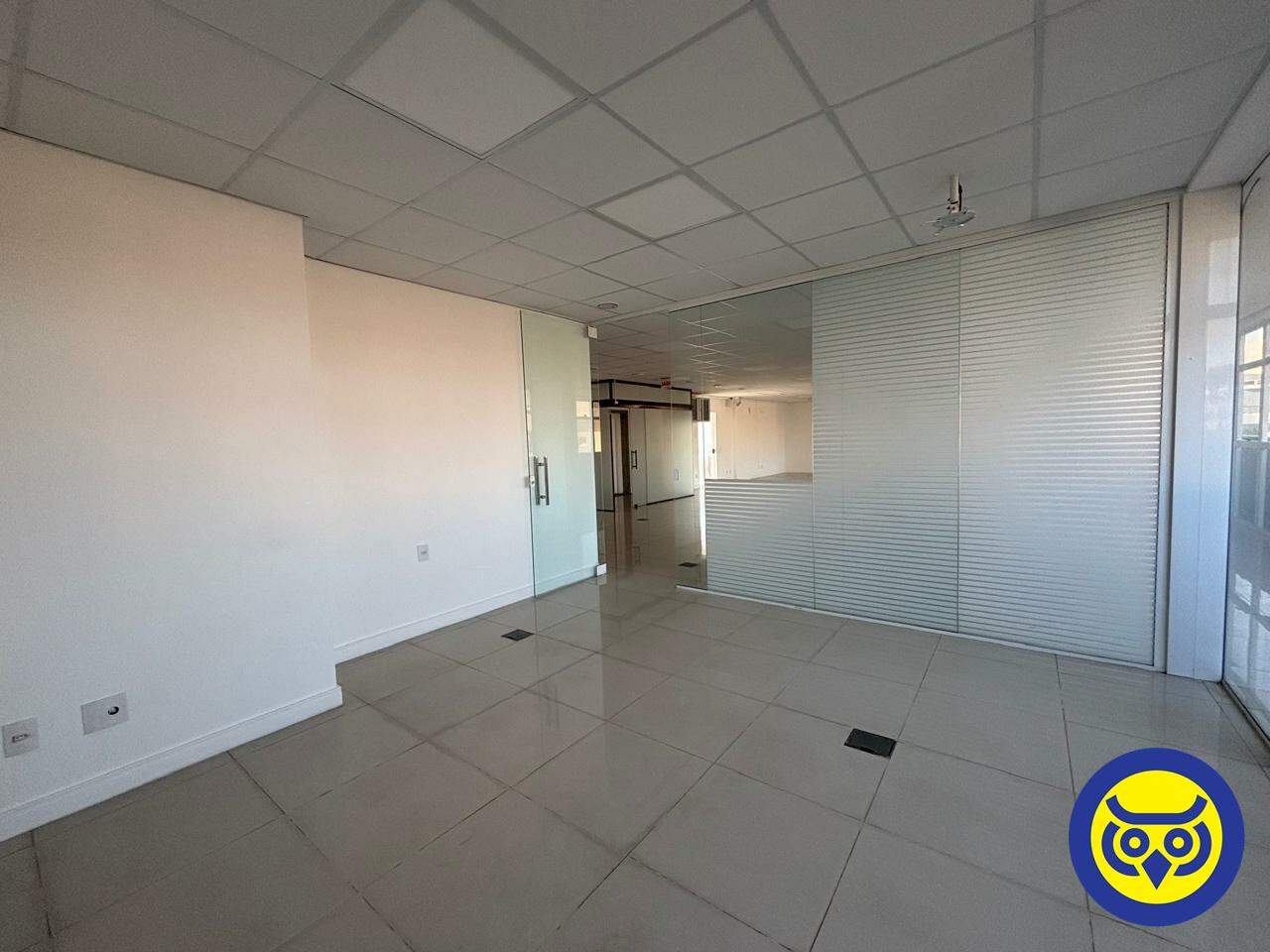Sala para aluguel no Trindade: 