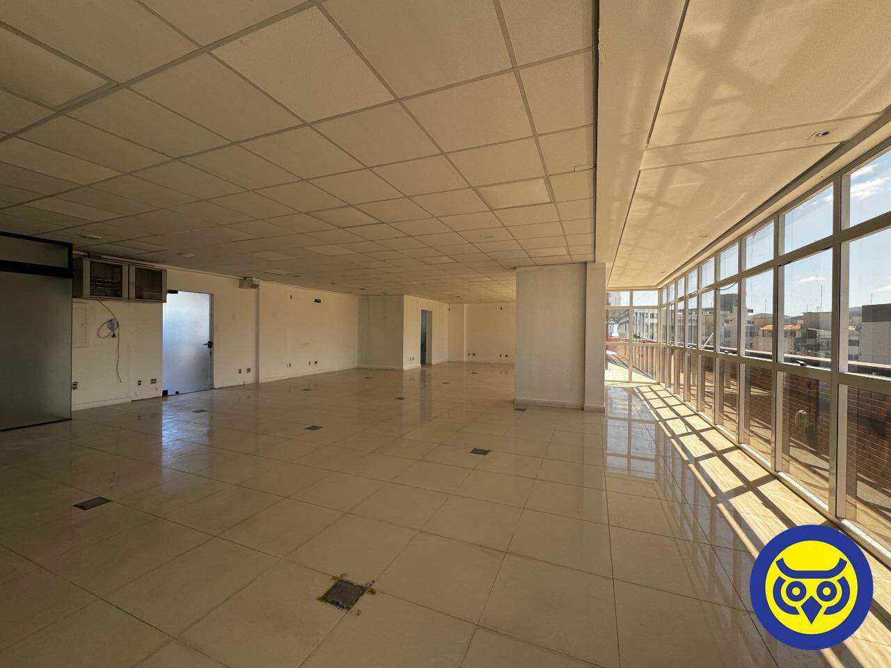 Sala para aluguel no Trindade: 
