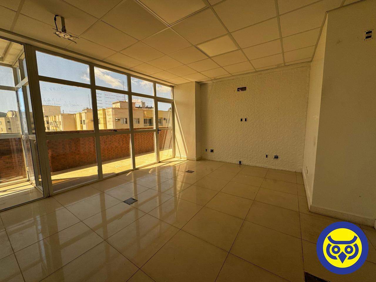 Sala para aluguel no Trindade: 
