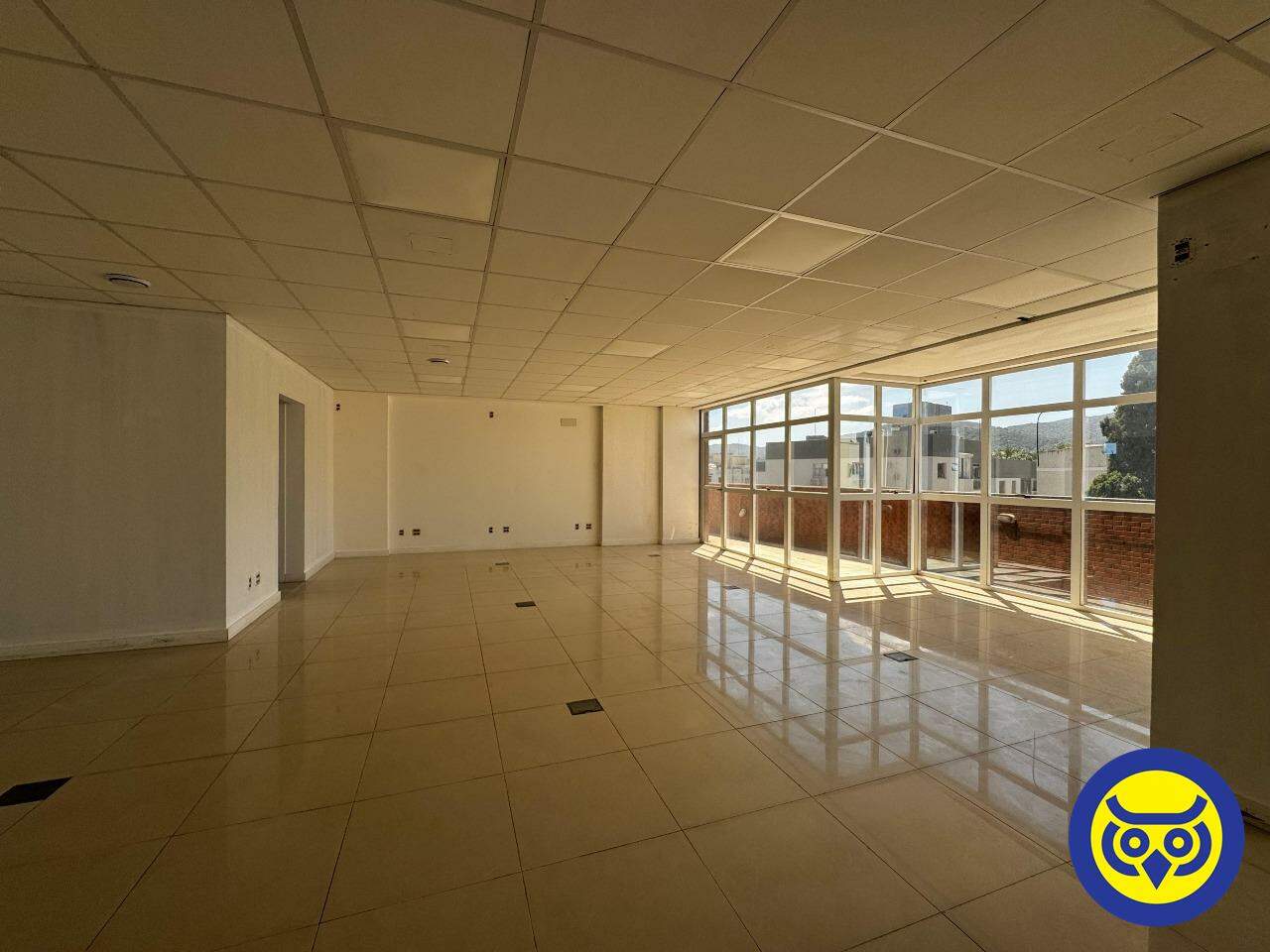 Sala para aluguel no Trindade: 