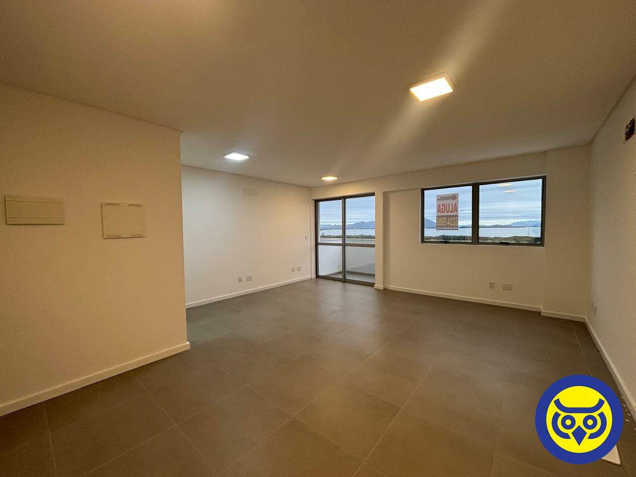 Sala para aluguel no Saco Dos Limões: 