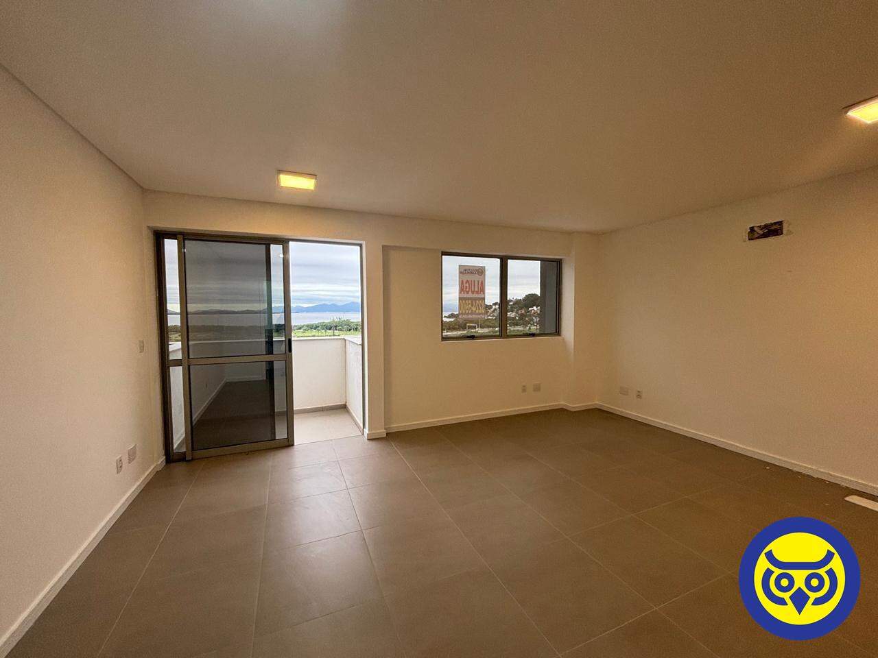 Sala para aluguel no Saco Dos Limões: 