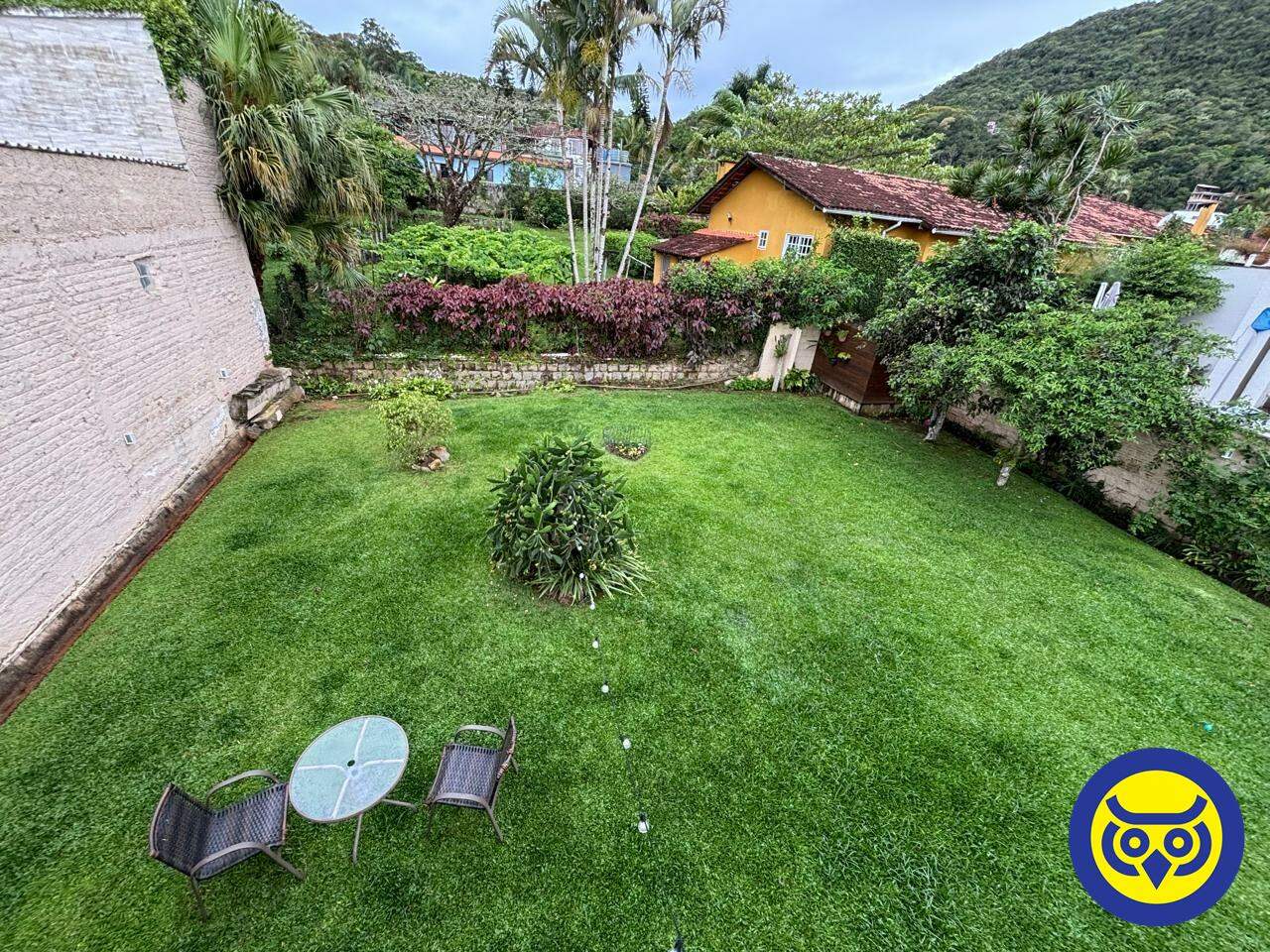 Casa para aluguel no Sambaqui: 