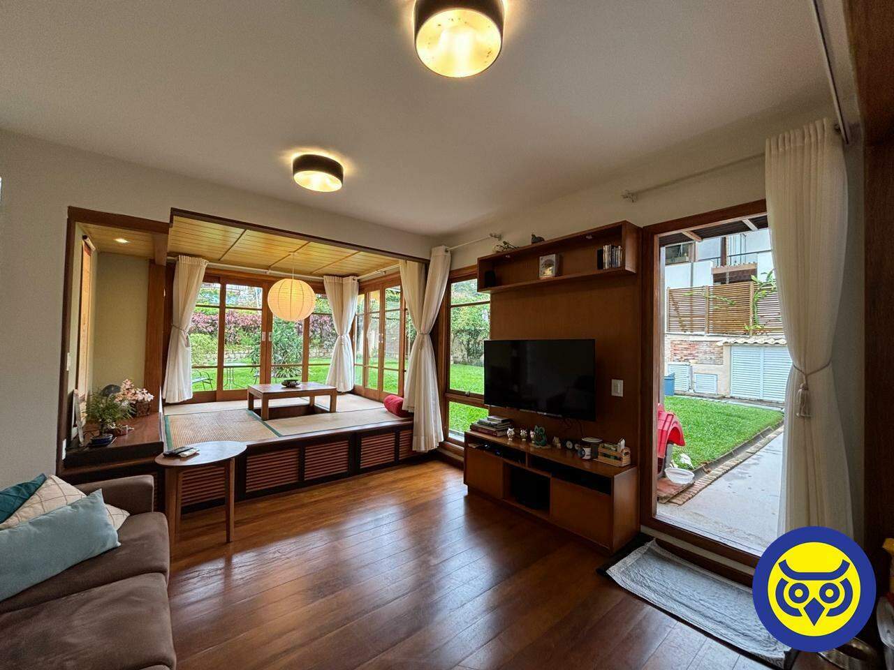 Casa para aluguel no Sambaqui: 