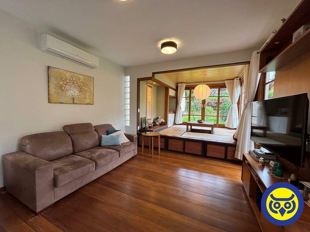 Casa para aluguel no Sambaqui: 