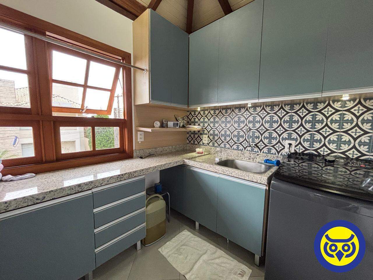 Casa para aluguel no Sambaqui: 
