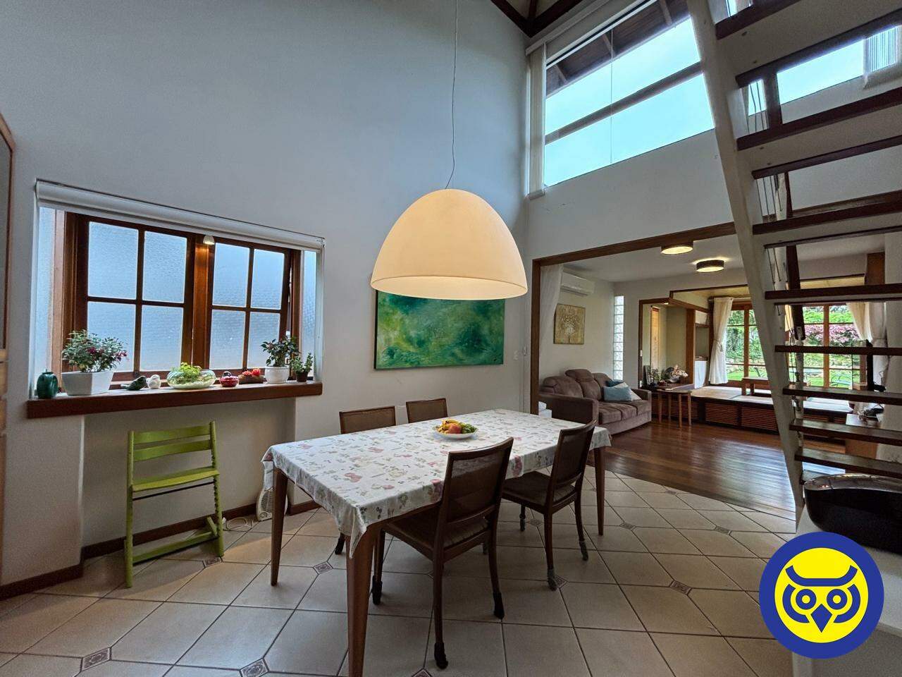 Casa para aluguel no Sambaqui: 