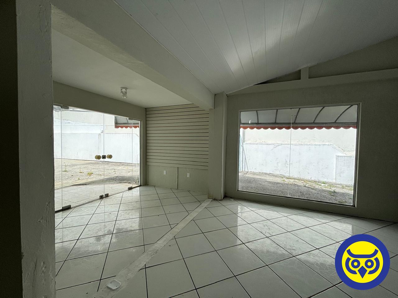 Casa comercial para aluguel no Trindade: 