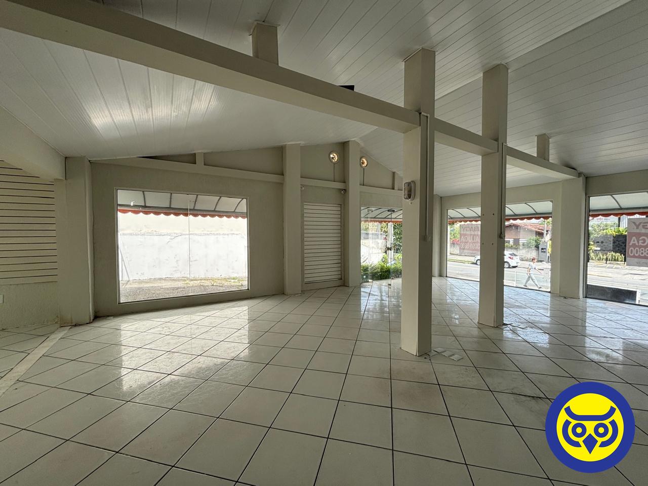 Casa comercial para aluguel no Trindade: 