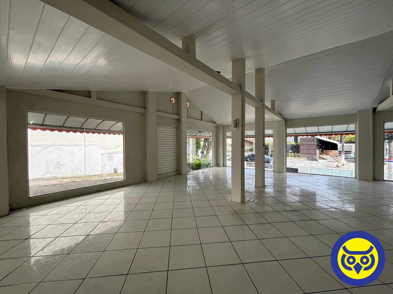 Casa comercial para aluguel no Trindade: 