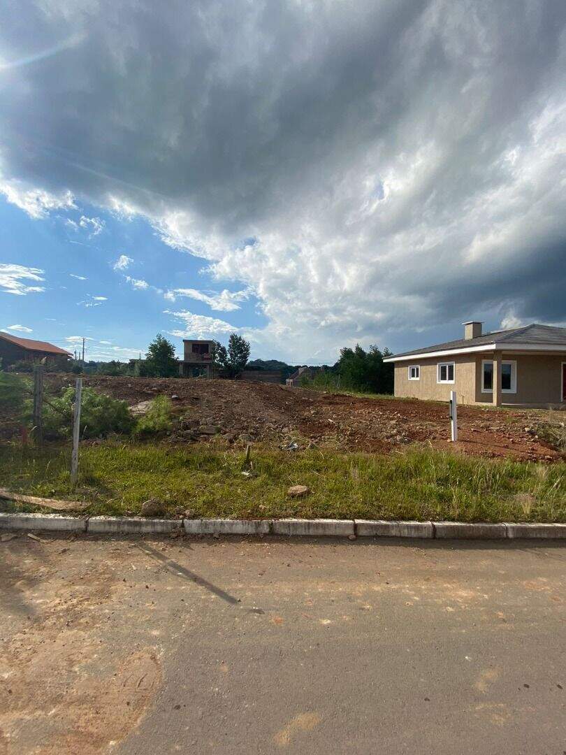 Terreno à venda no Avenida Central: 