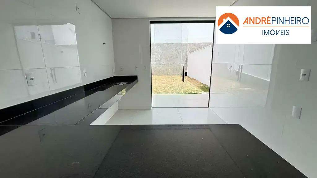 Casa à venda no Planalto: 