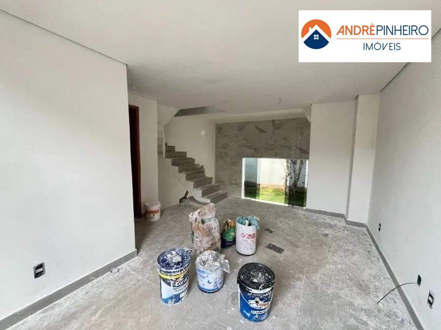 Casa à venda no Letícia: 