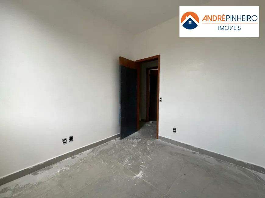 Casa à venda no Letícia: 