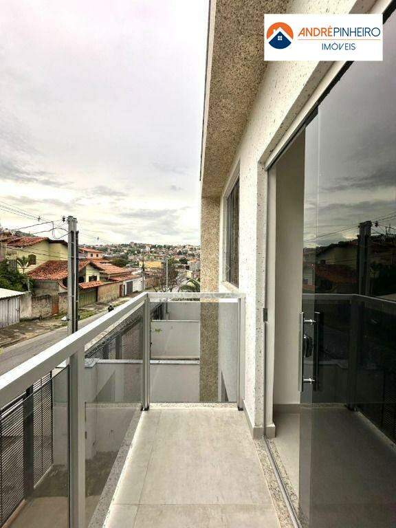 Casa à venda no Letícia: 