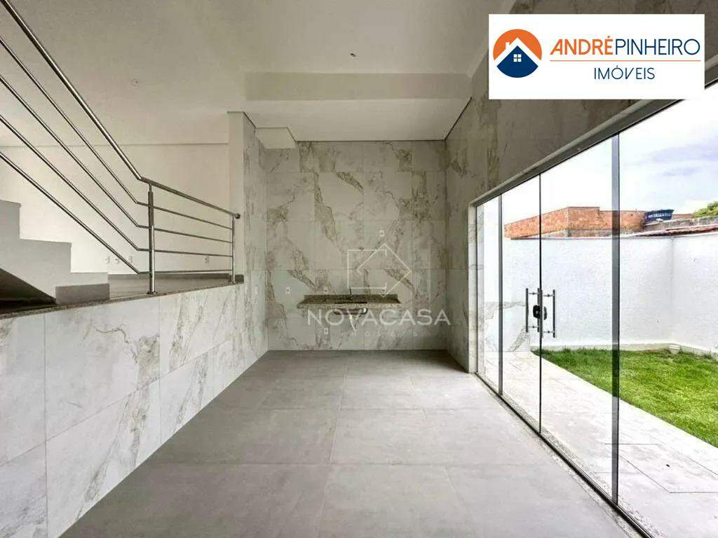 Casa à venda no Letícia: 