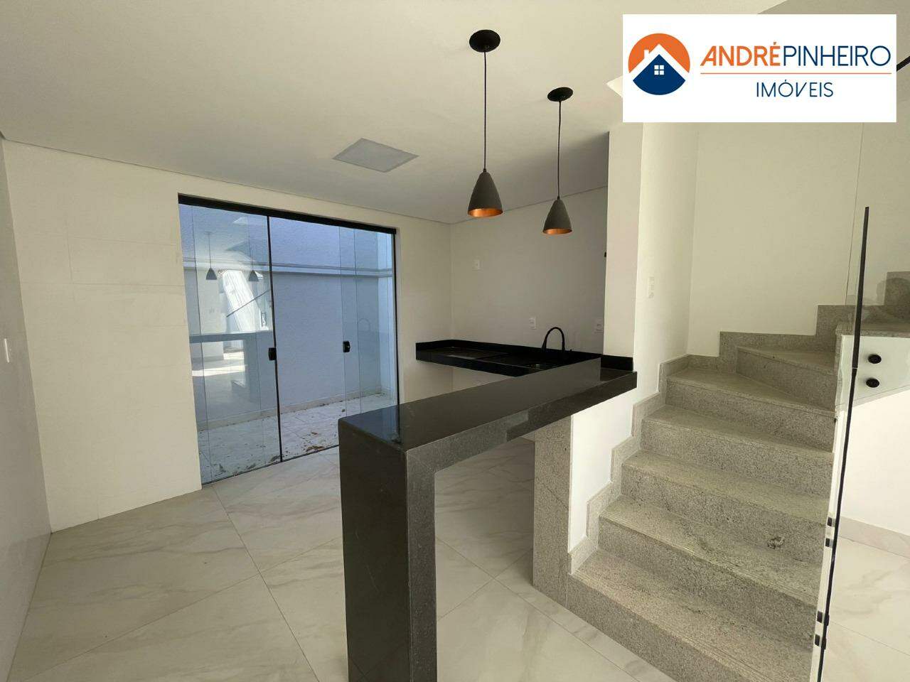 Casa à venda no Planalto: 