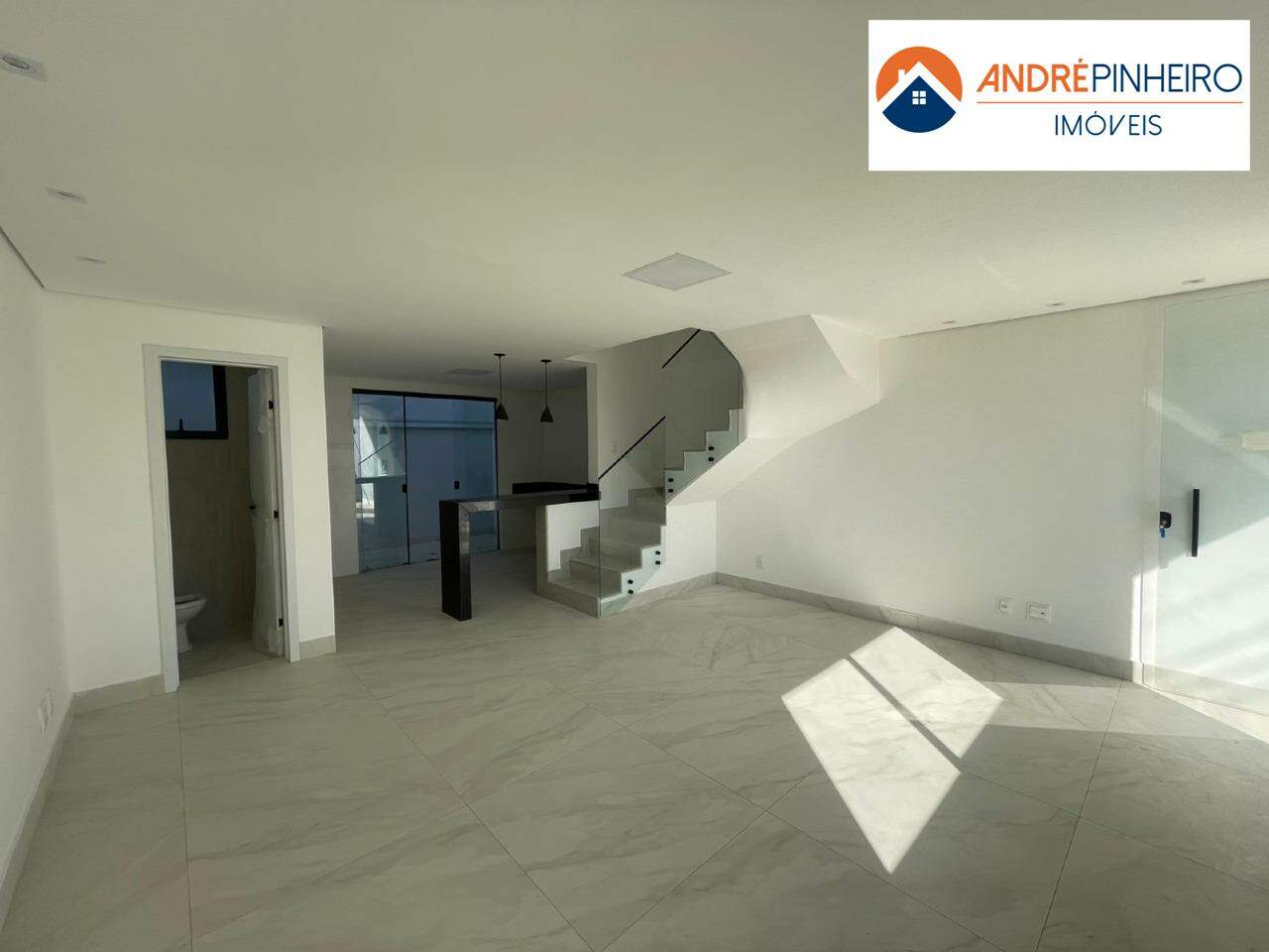 Casa à venda no Planalto: 