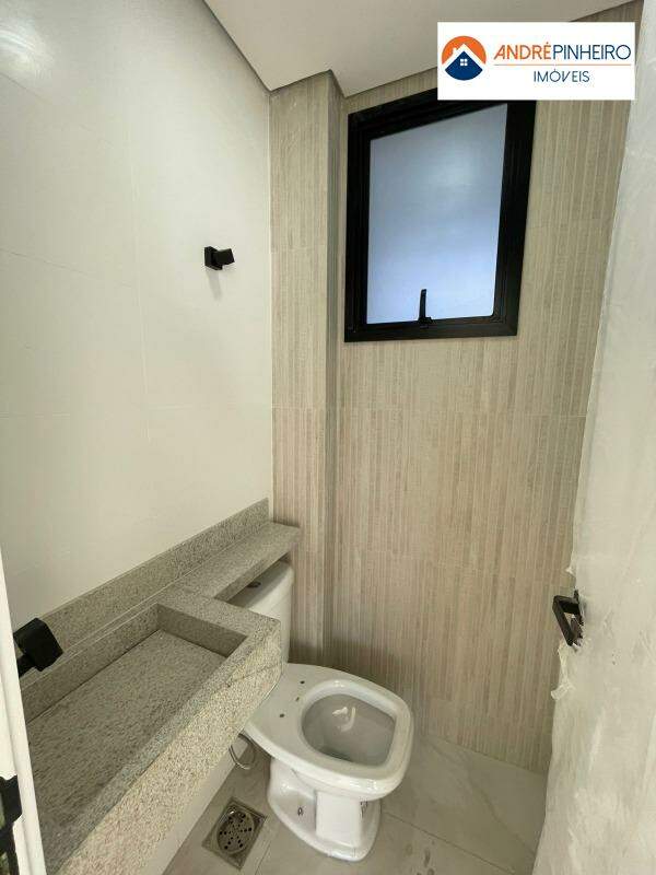 Casa à venda no Planalto: 