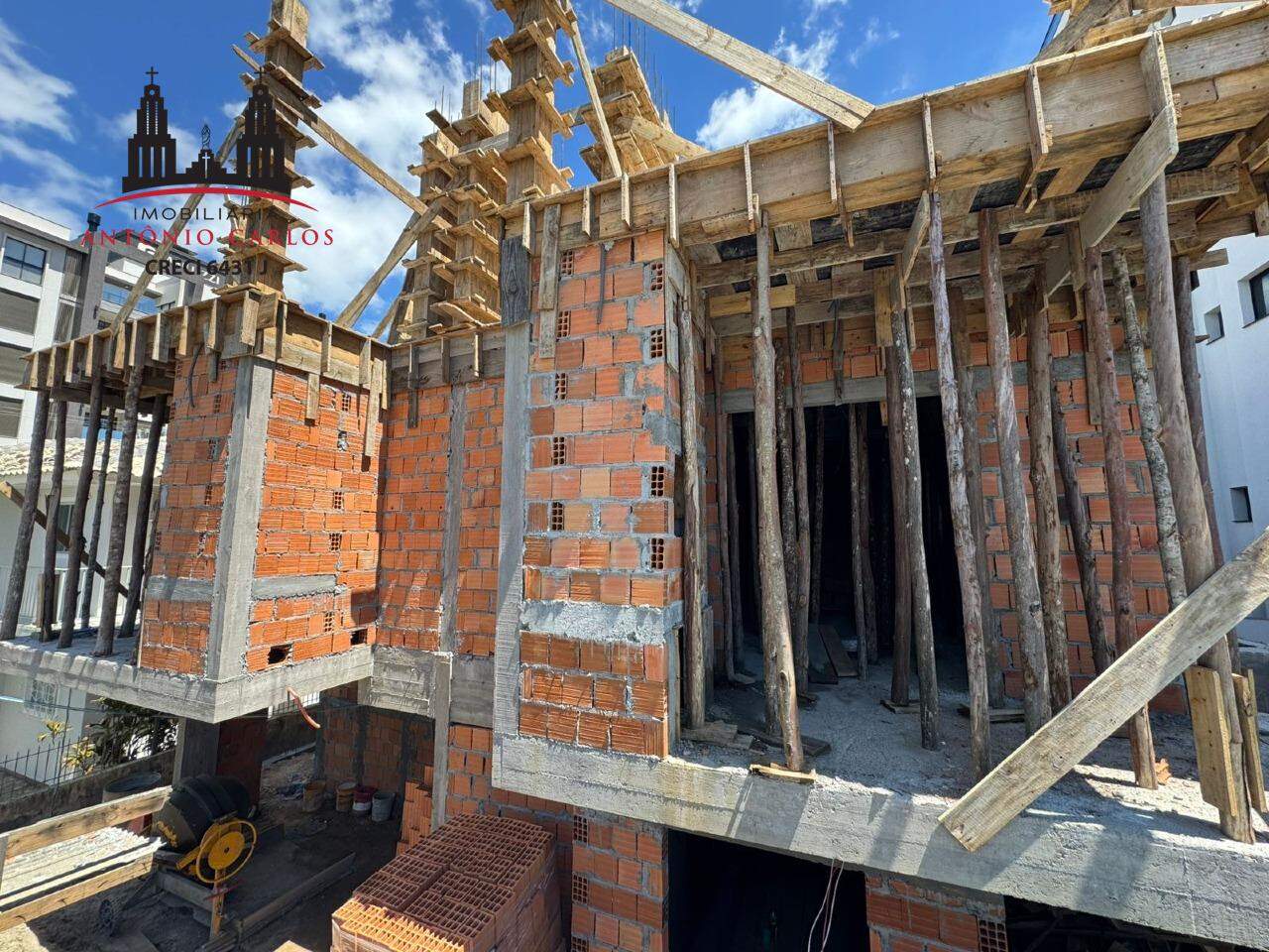 Apartamento à venda no PRAIA GRANDE : Em fase de Obras Atualizadas em 05/12/25