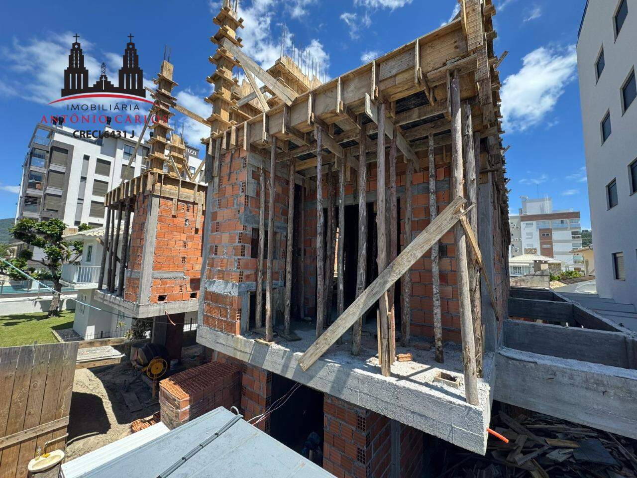 Apartamento à venda no PRAIA GRANDE : Em fase de Obras Atualizadas em 05/12/25