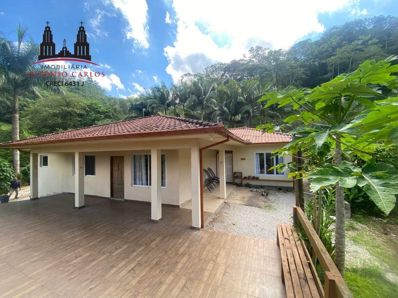 Sítio à venda no Área Rural de Antônio Carlos: 