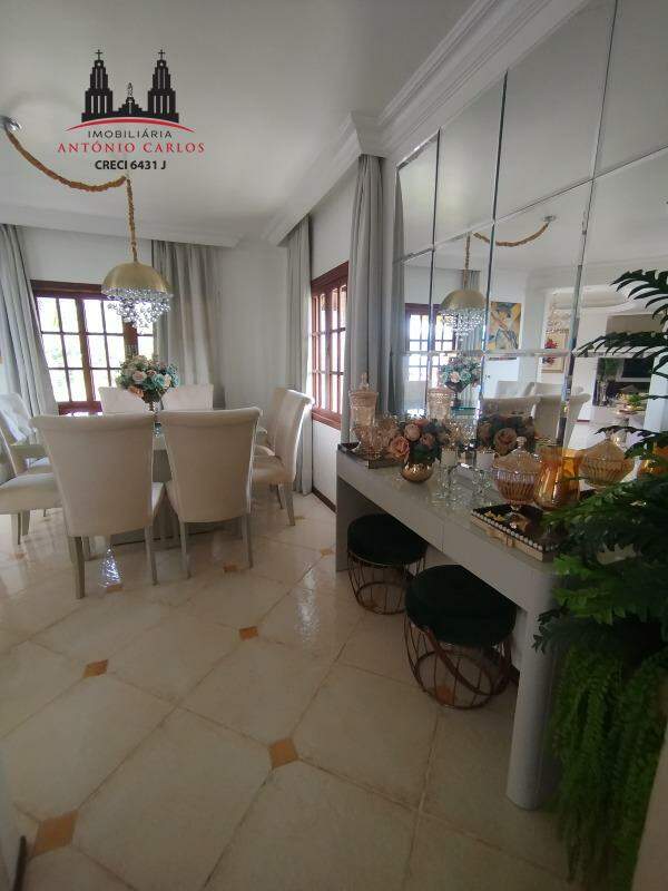 Casa à venda no Centro: 
