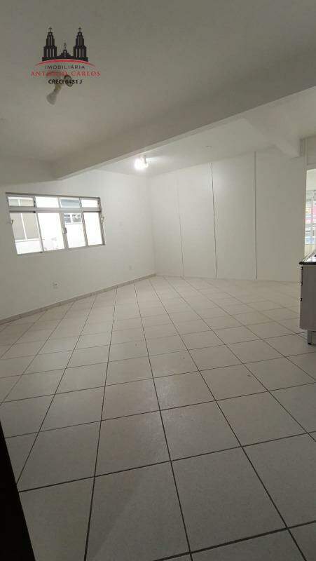 Kitnet para aluguel no Centro: 