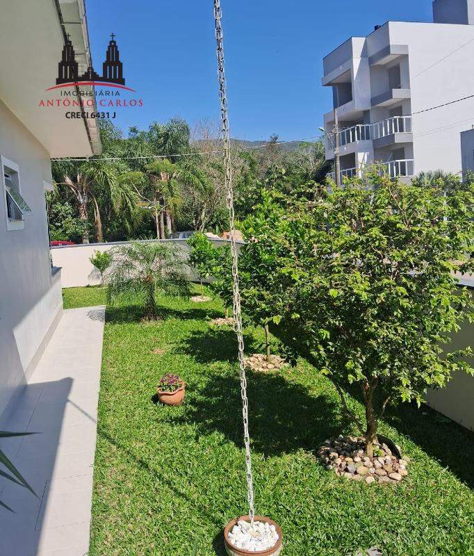 Casa à venda no Centro: 