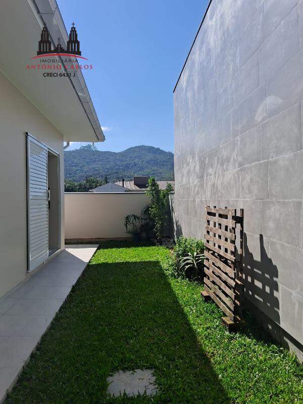 Casa à venda no Centro: 