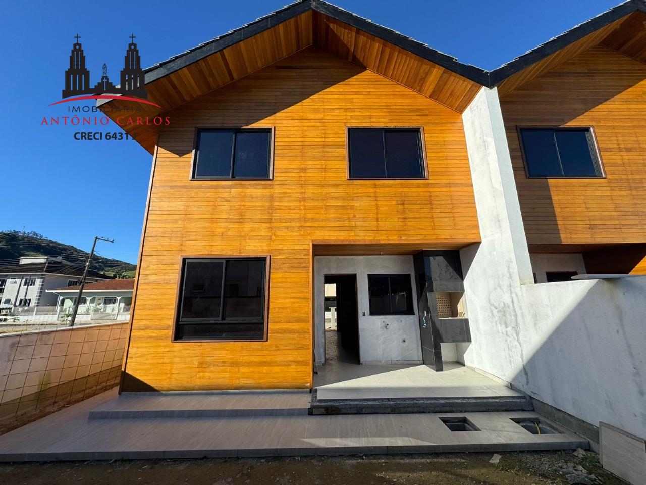 Casa Geminada à venda no Centro: 