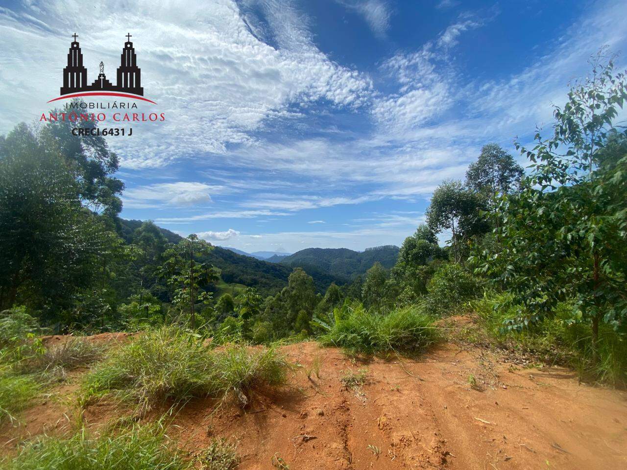 Sítio à venda no Área Rural de Antônio Carlos: 
