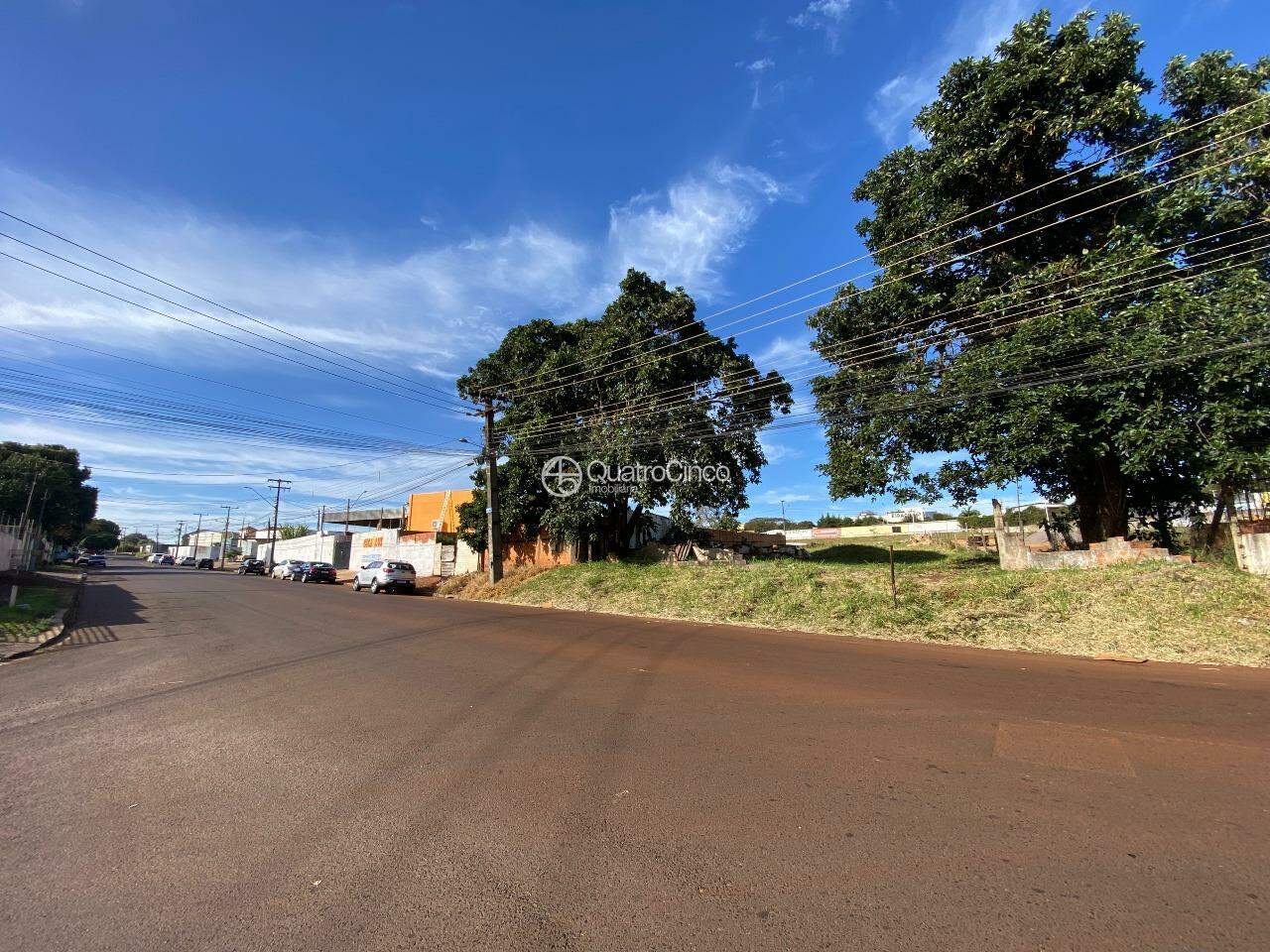 Terreno à venda , sendo , no bairro Brasília em Cascavel : 