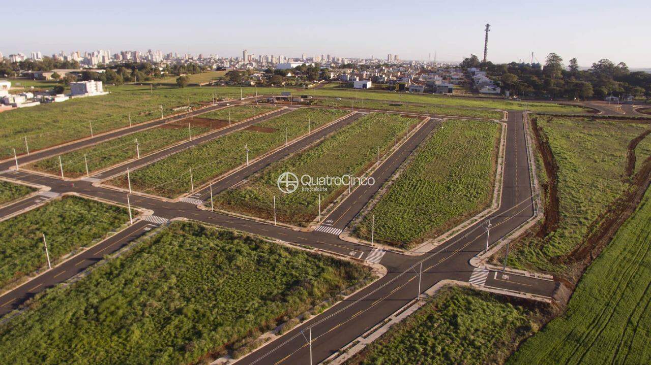 Terreno à venda , sendo , no bairro Brazmadeira em Cascavel : 