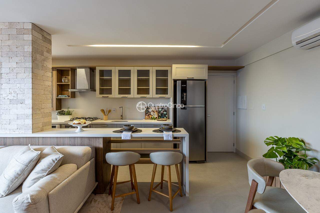 Apartamento à venda 2 quartos, sendo 1 suíte, no bairro Centro em Cascavel Ed. Osmário Saraiva: 