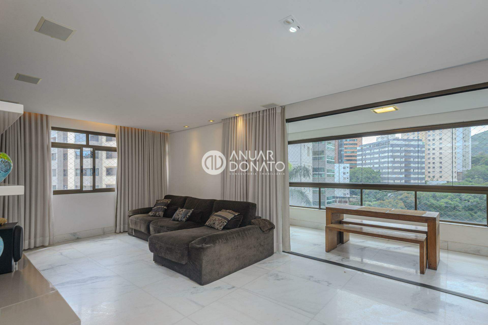 Apartamento com 4 quartos — Sion, Belo Horizonte