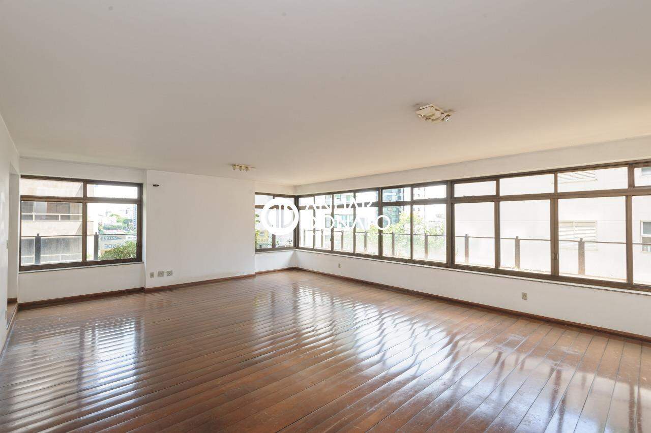 Apartamento com 4 quartos — Carmo, Belo Horizonte